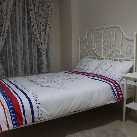 Kinzi House Отель