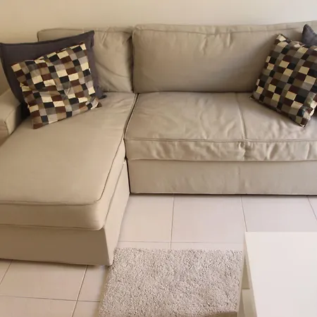Kinzi House Отель