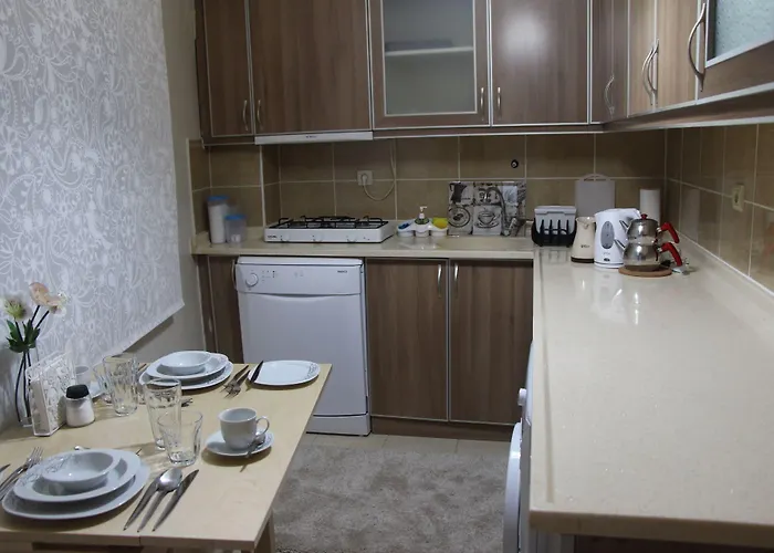 מלון Kinzi House