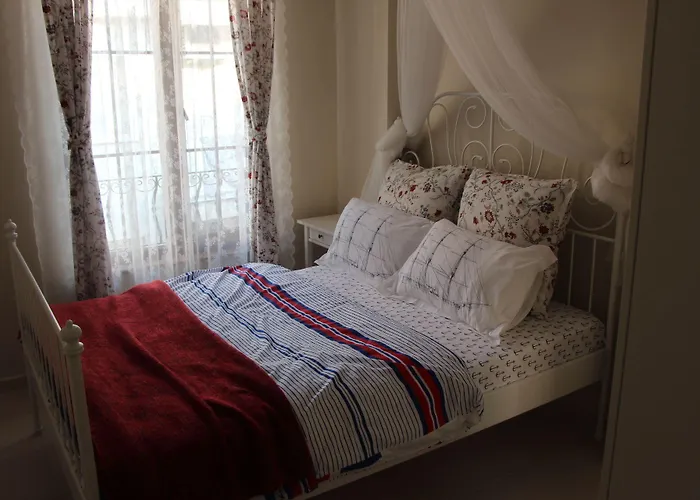 מלון Kinzi House צ'נקלה