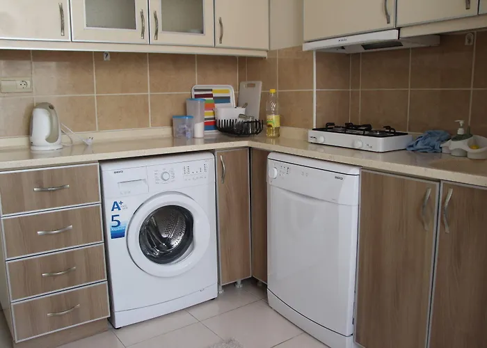 מלון Kinzi House