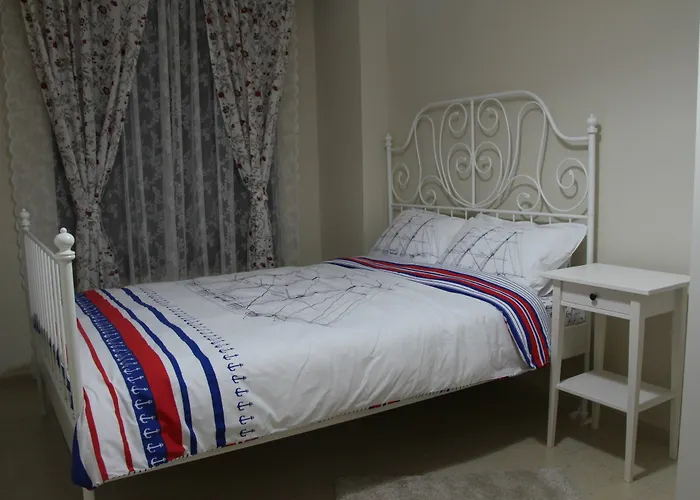 מלון Kinzi House